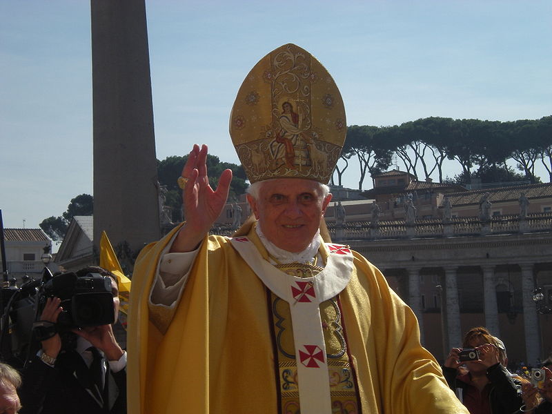 Pope tells priests: Start blogging