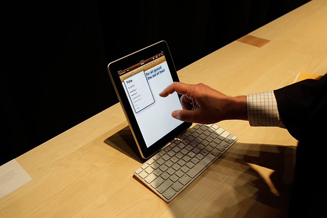 Gmail on the iPad gets a spiffy new interface.