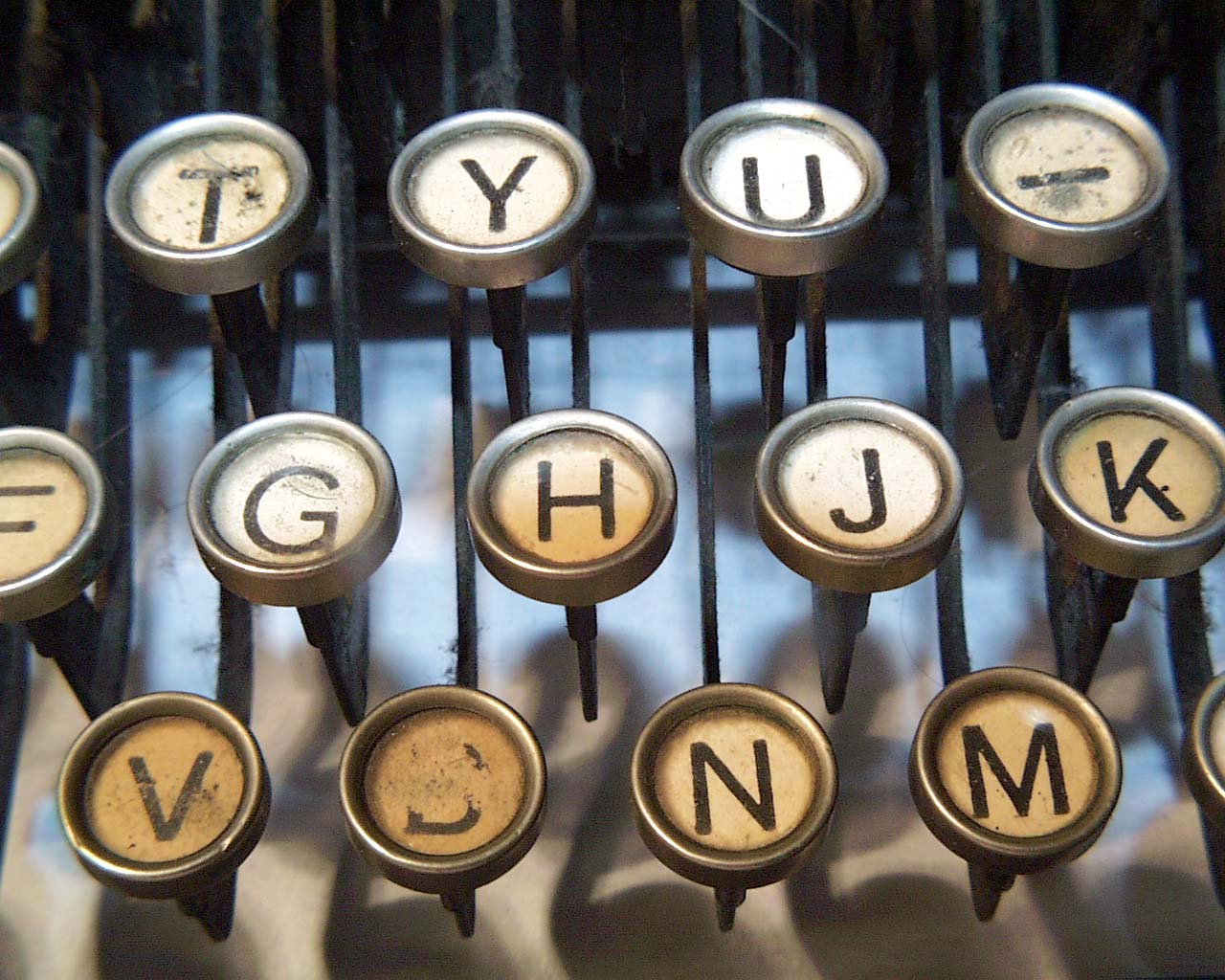 eType: Real-time spelling and translation, no matter where you’re typing.