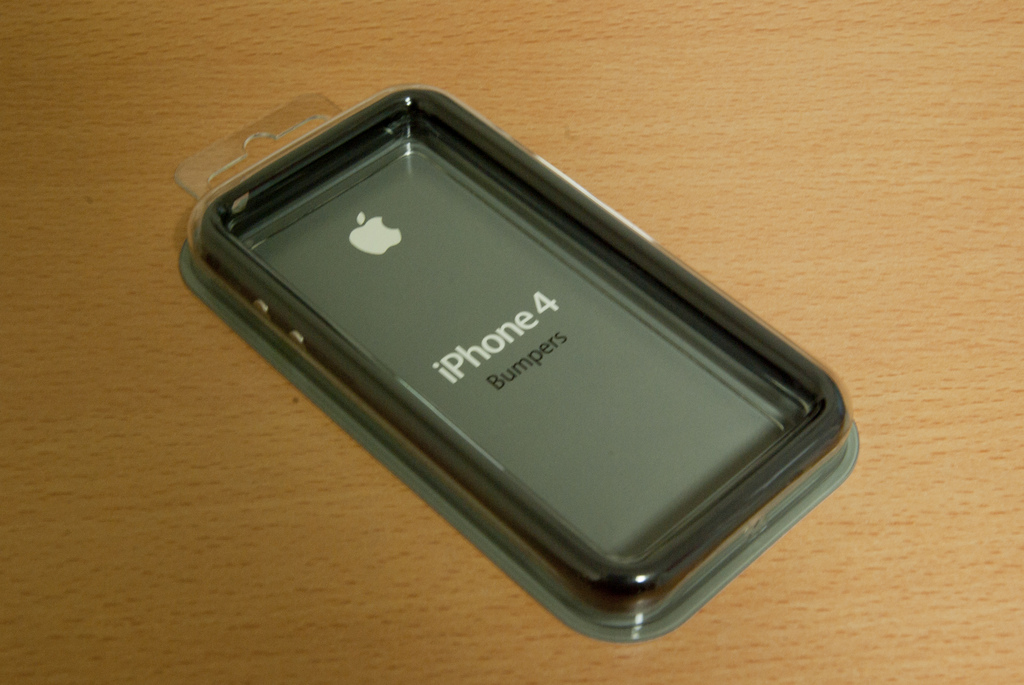 Apple Begins Automatically Refunding iPhone 4 Bumper Purchases