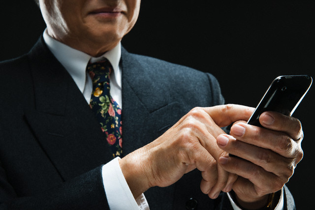 Survey: 20% of companies let employees decide what smartphone they use
