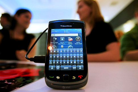 First BlackBerry Torch TV Spot Certainly Is Slick