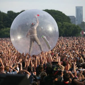 Extrovert? Crowdsurfer brings real-time interaction to any event.