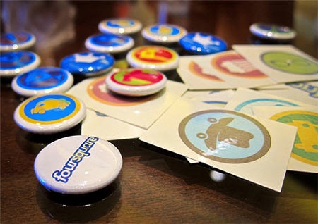 Checkmate automatically checks you in to Foursquare, handy.
