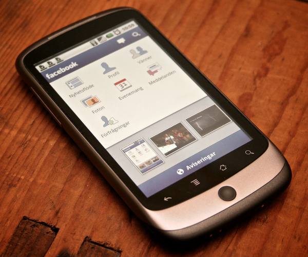 Three offers free Facebook access in the UK