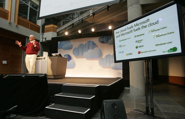 Microsoft Starts Migrating Parent Website To Windows Azure. Shares Experience