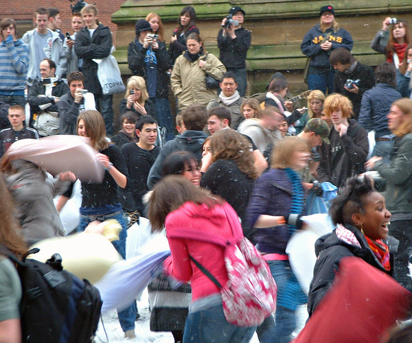 Want the Super Swarm Badge? Maybe Foursquare Mobs Can Help You