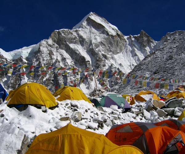 Video call from the roof of the world: 3G comes to Mt. Everest