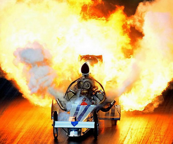 Dragster Revs it's Engine