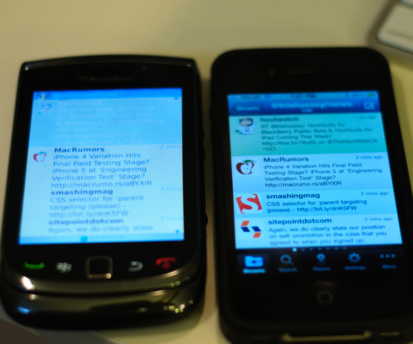 First Look: HootSuite for BlackBerry, Watch Out UberTwitter