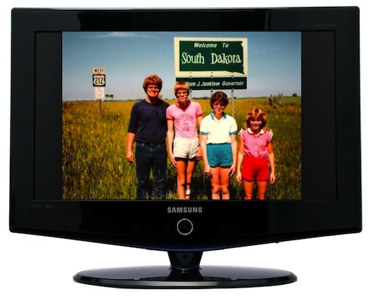Awkward Family Photos Gets Its Own TV Show