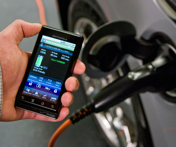 OnStar and GM release iPhone and Android apps to control, monitor 2011 car models