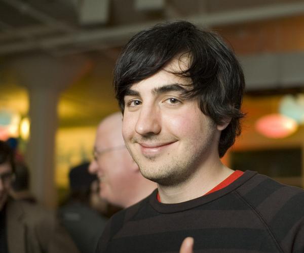 Digg adds curated breaking news to its front page