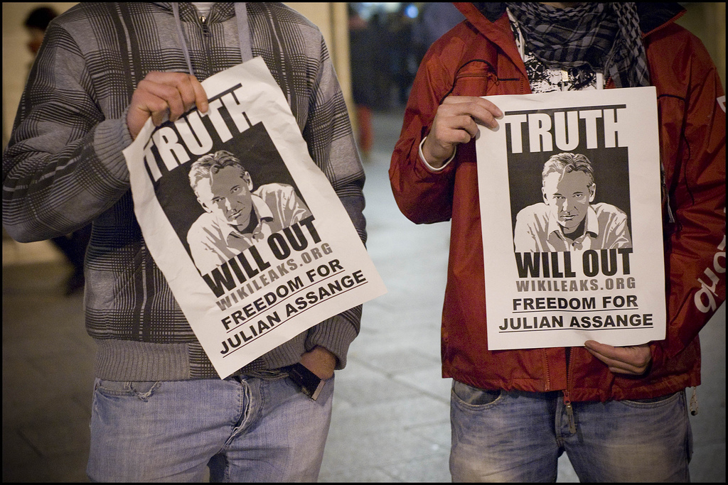 Wikileaks.org domain comes back online, helped by new DNS providers