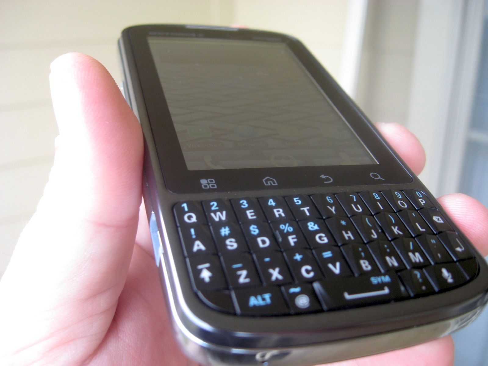 Motorola Droid Pro – TNW First Look