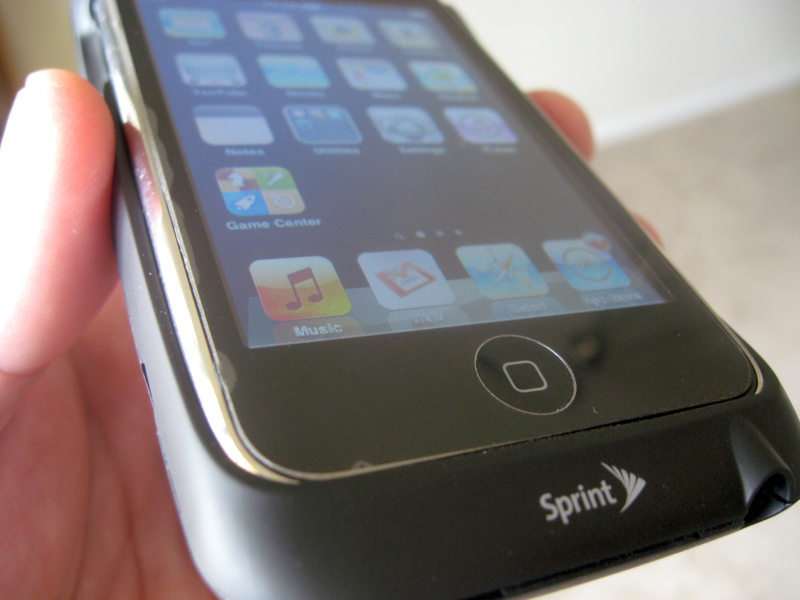 Sprint ZTE Peel Review – Is your iPod now your iPhone? Not quite.