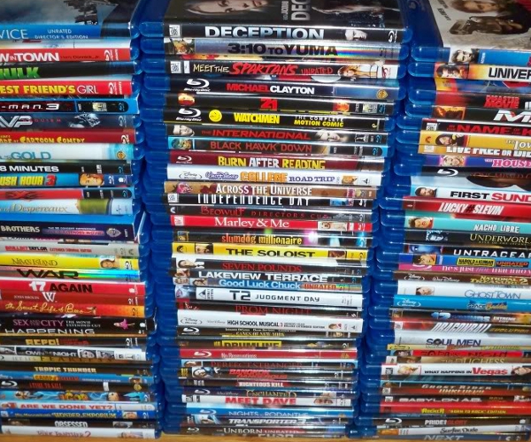 Why is Apple apparently sending out free iTunes movie rental codes?