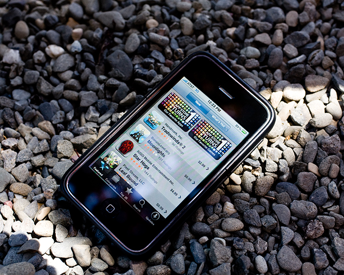 Microsoft Challenges Apple’s ‘App Store’ Trademark Filing