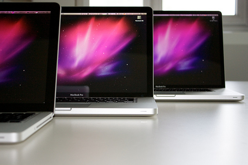 Wallcast: Your computer’s wallpaper just became a social digital photo frame