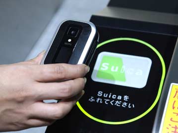 Everything Everywhere partners with Barclaycard to bring NFC payments to mobiles