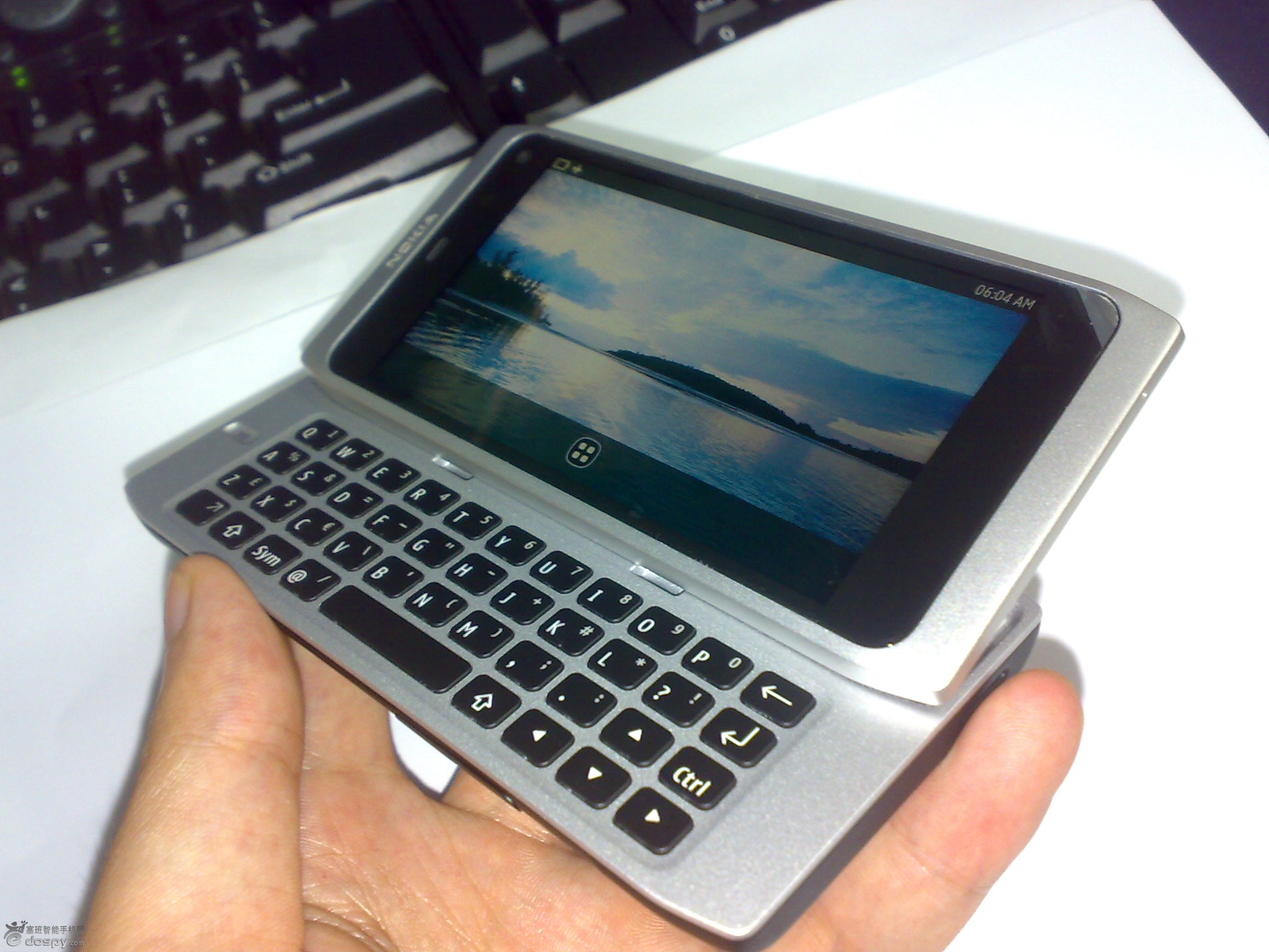 Nokia reportedly drops first MeeGo handset before launch