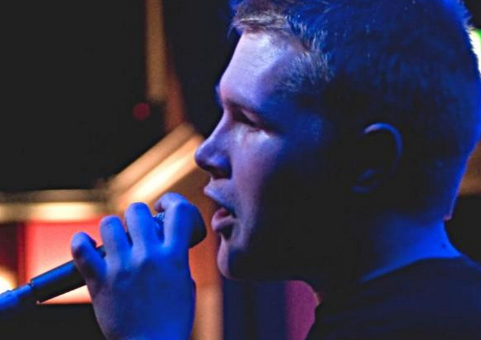 British rapper rails against Hotmail in new diss track