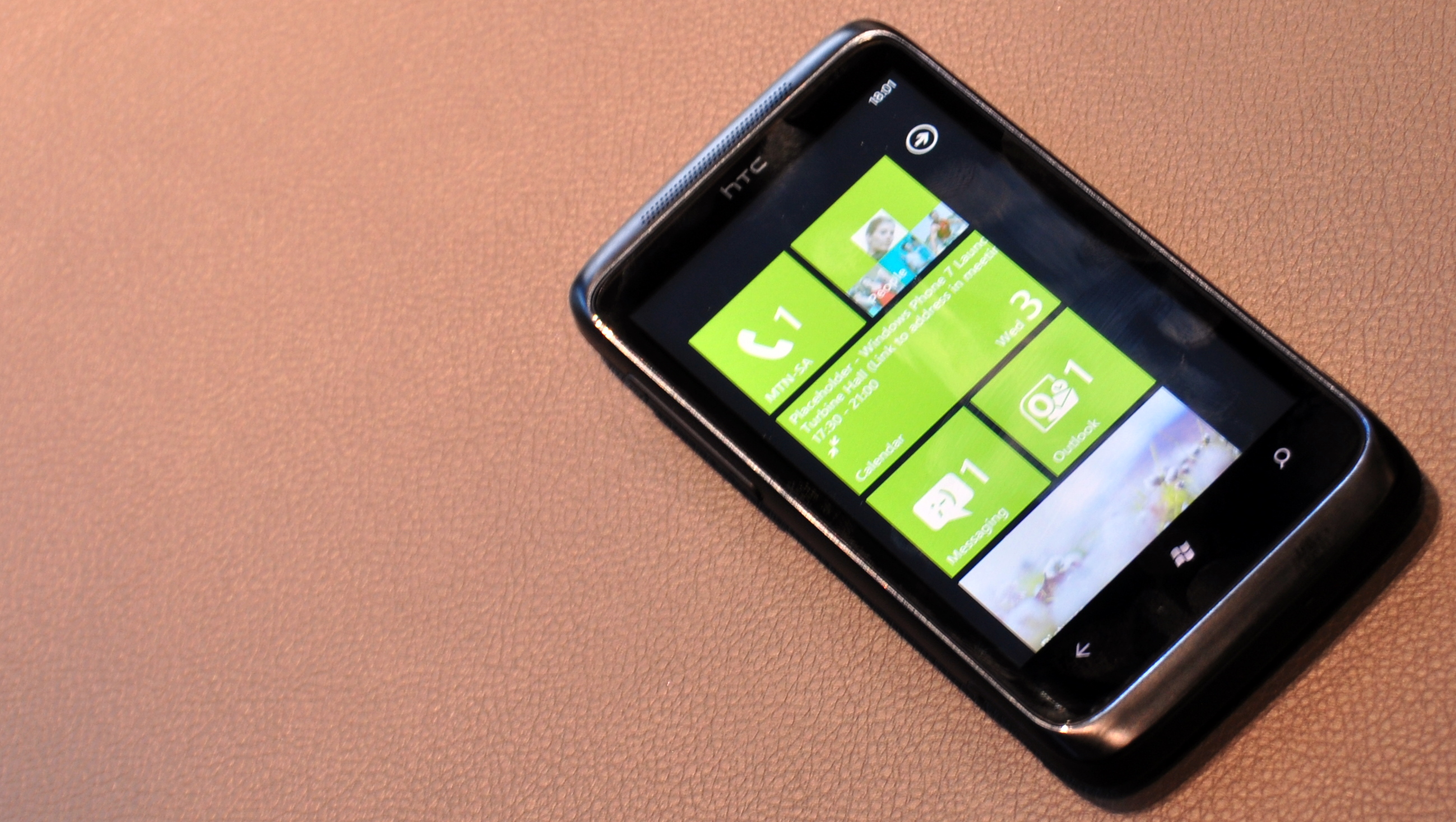 Yahoo confirms Windows Phone 7 email issues, says Microsoft’s implementation is to blame