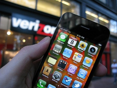 Anticipating significant demand, Verizon asks staff to wait to buy new iPhone 4