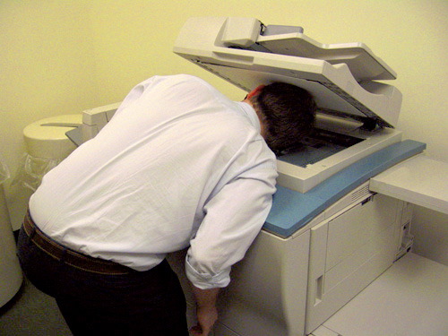 Hardly Working lets you know how much you are paid to procrastinate