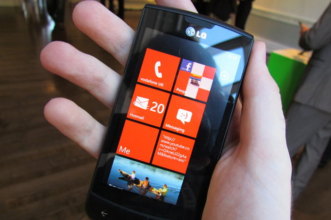 WP7 ads handing out magnetic Live Tiles all over Montreal