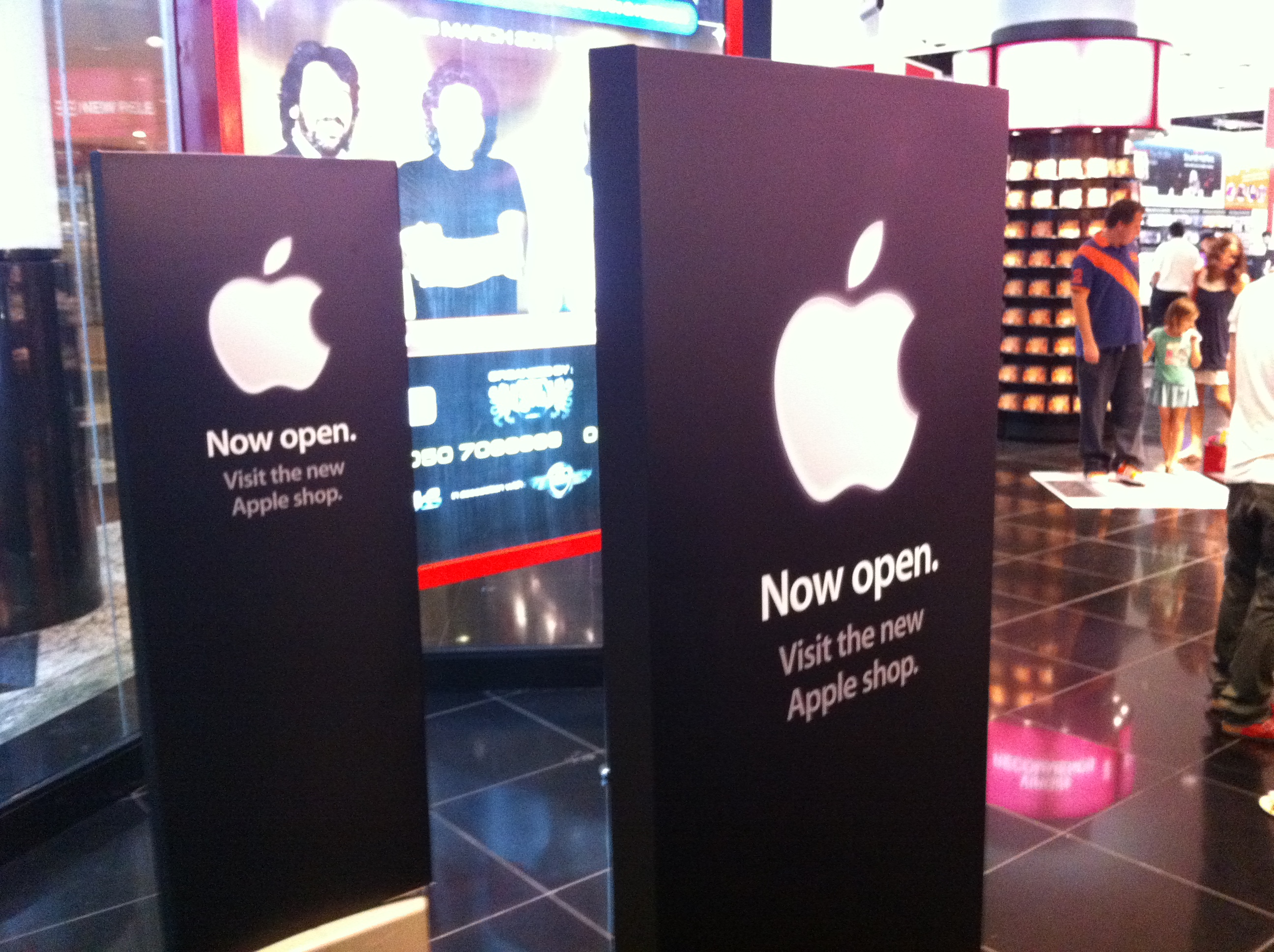 Apple Store Dubai â Very Disappointing