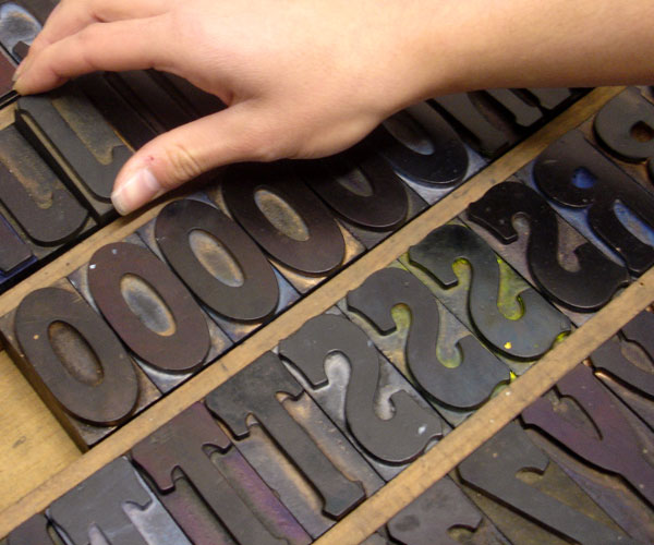 Open Source Ampersands gives away lightweight @font-face kits