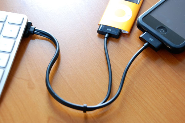Connect two iDevices to one computer with this cable