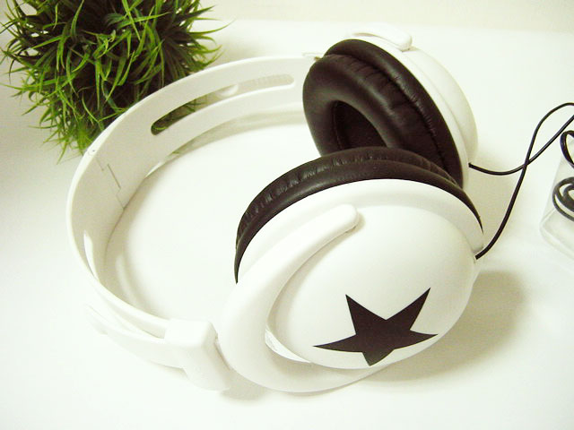 UK digital music sales pass the £1bn mark…and albums cost less than half of what they should do ...