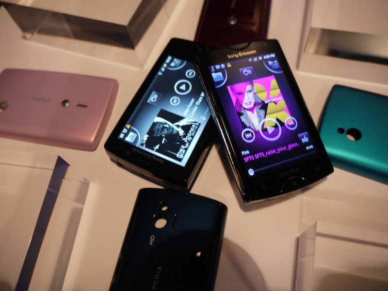 Sony Ericsson Unveils The Xperia Mini, Xperia Mini Pro and “Facebook Inside Xperia”