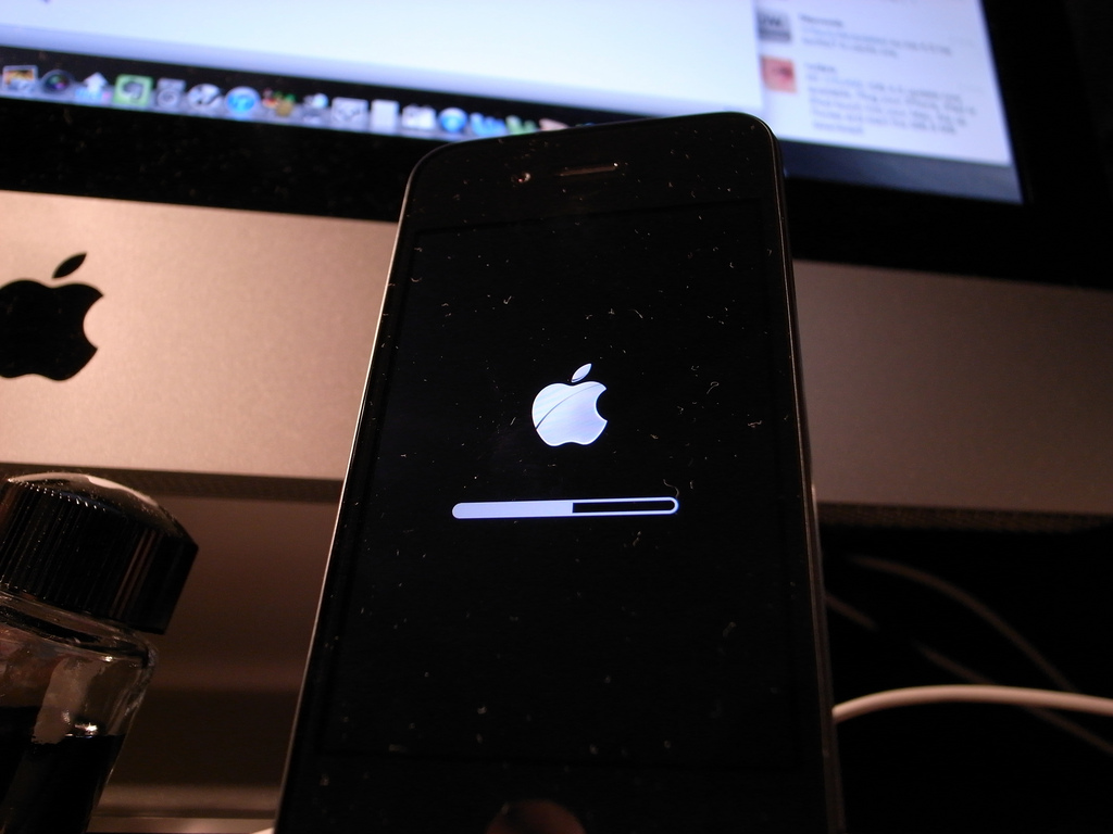 Apple to release iOS 4.3.3 “within the next two weeks”, fix location tracking bug