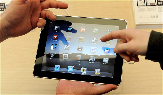 Developers achieve root on Windows Phone 7, jailbreaking imminent?