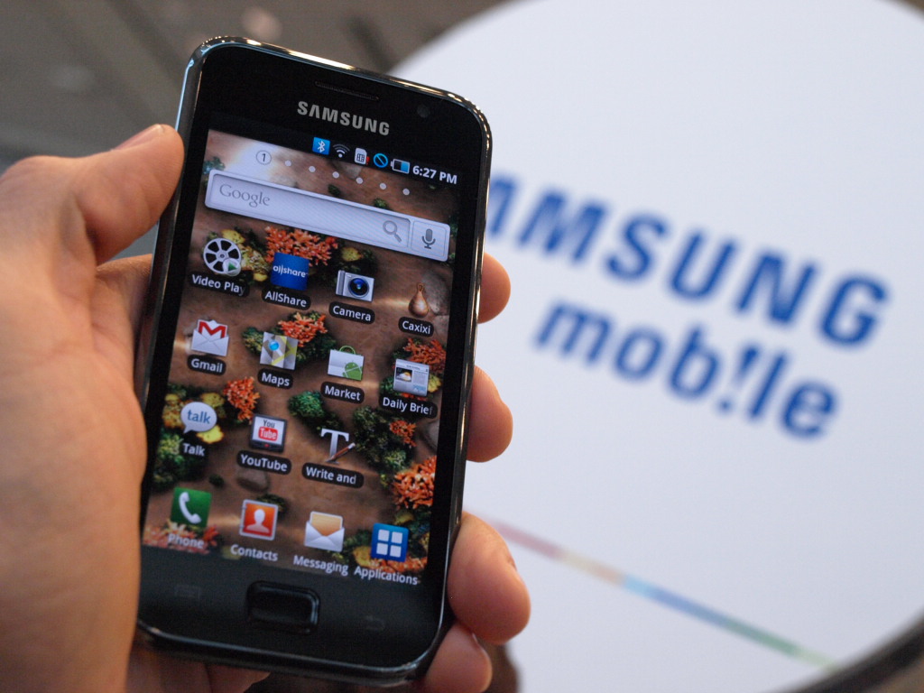Samsung opens AMOLED panel production plant two months ahead of schedule