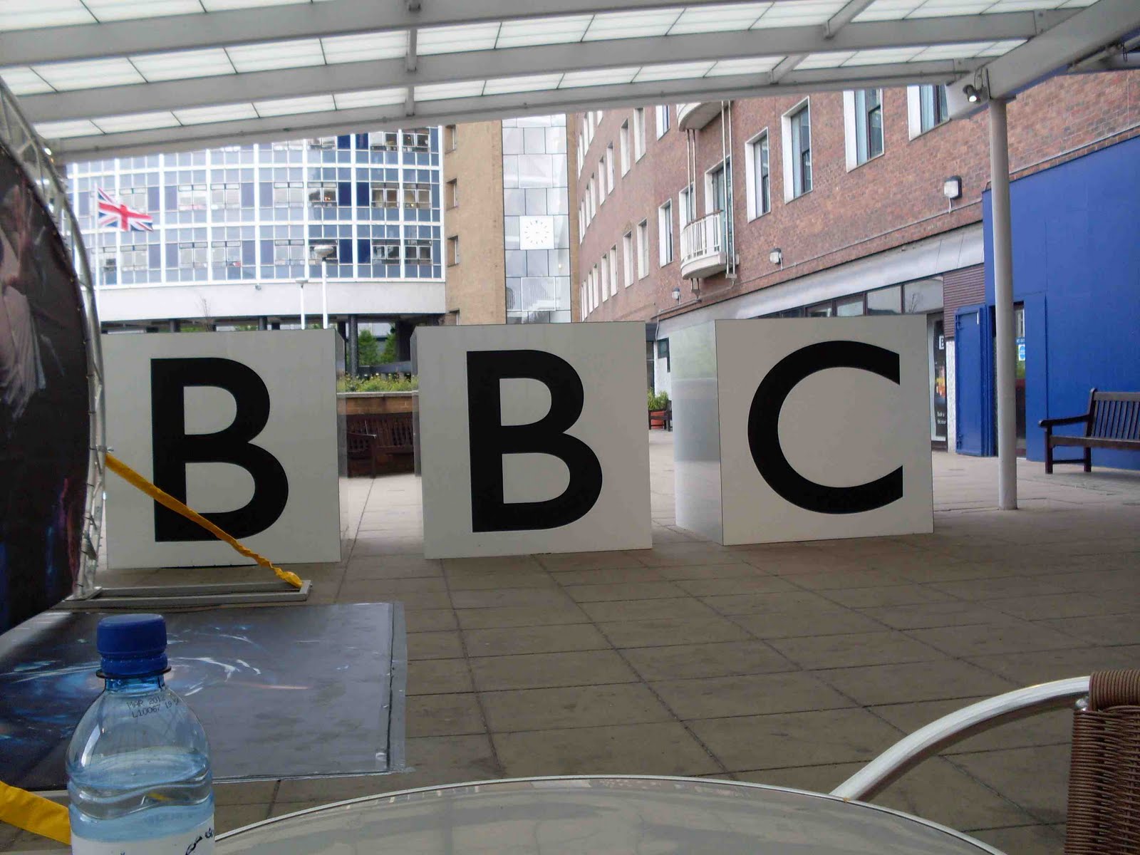 BBC to give reporters custom iPhone app to broadcast live news