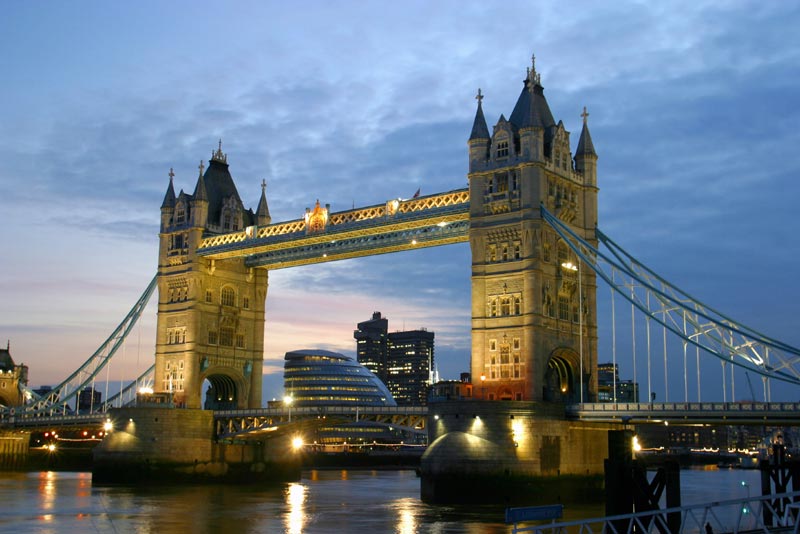 The Tower Bridge Twitter bot comes back online