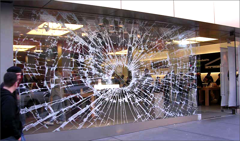 Robber “wearing a white ninja suit” crashes into Apple Store