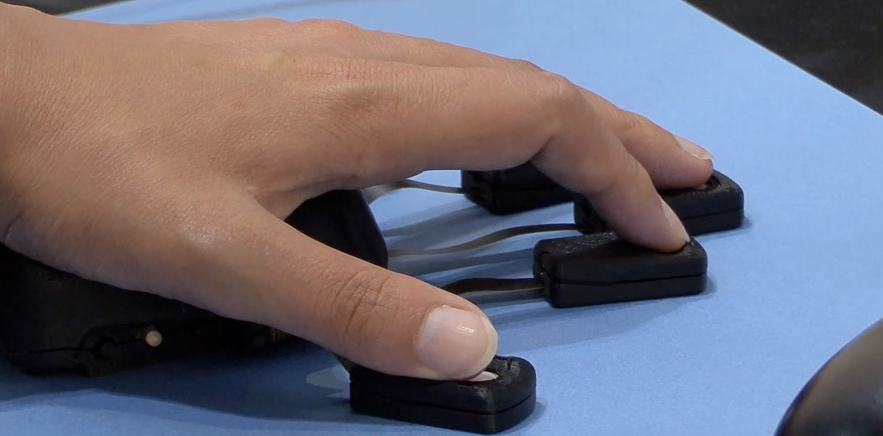 You know what’s cooler than 4-finger input? 5-finger input.
