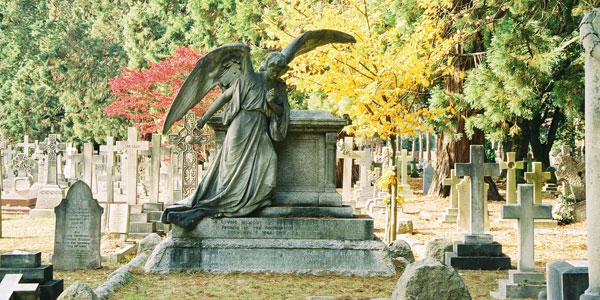 Man buries himself alive for luck, found dead in the morning