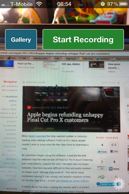 New Apple signage reconfirms white iPhone 4 coming Spring 2011