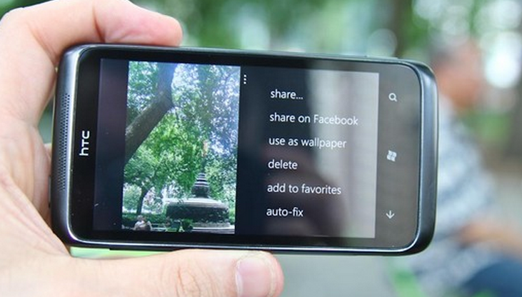 Microsoft pitches WP7 Mango’s communication features