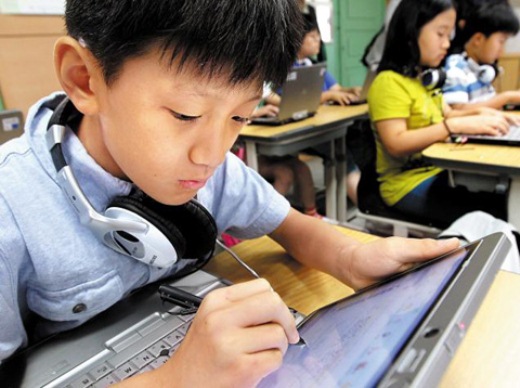South Korean Schools to Replace All Textbooks with Tablets