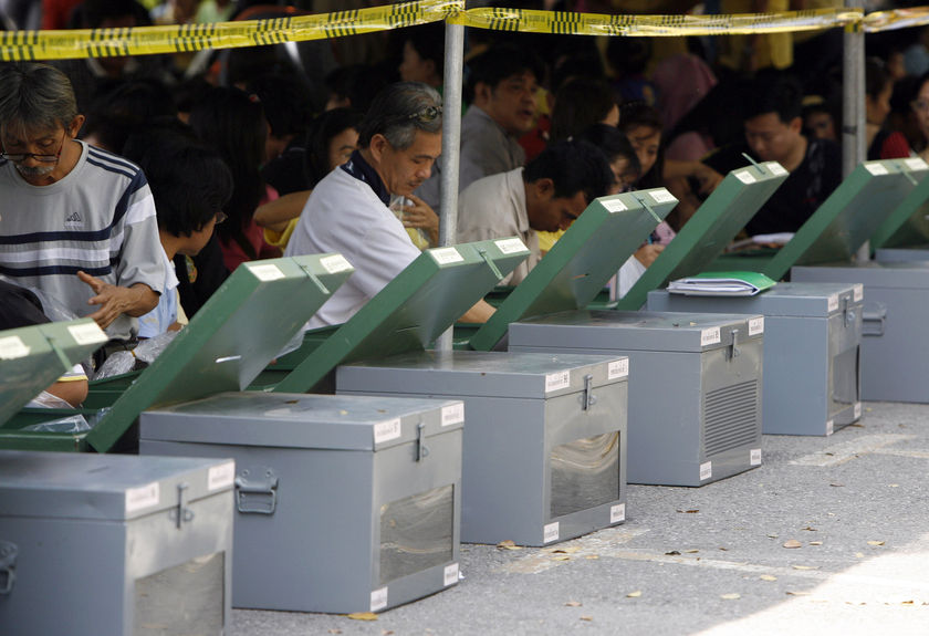 Thai Twitter users face prison if they tweet during election