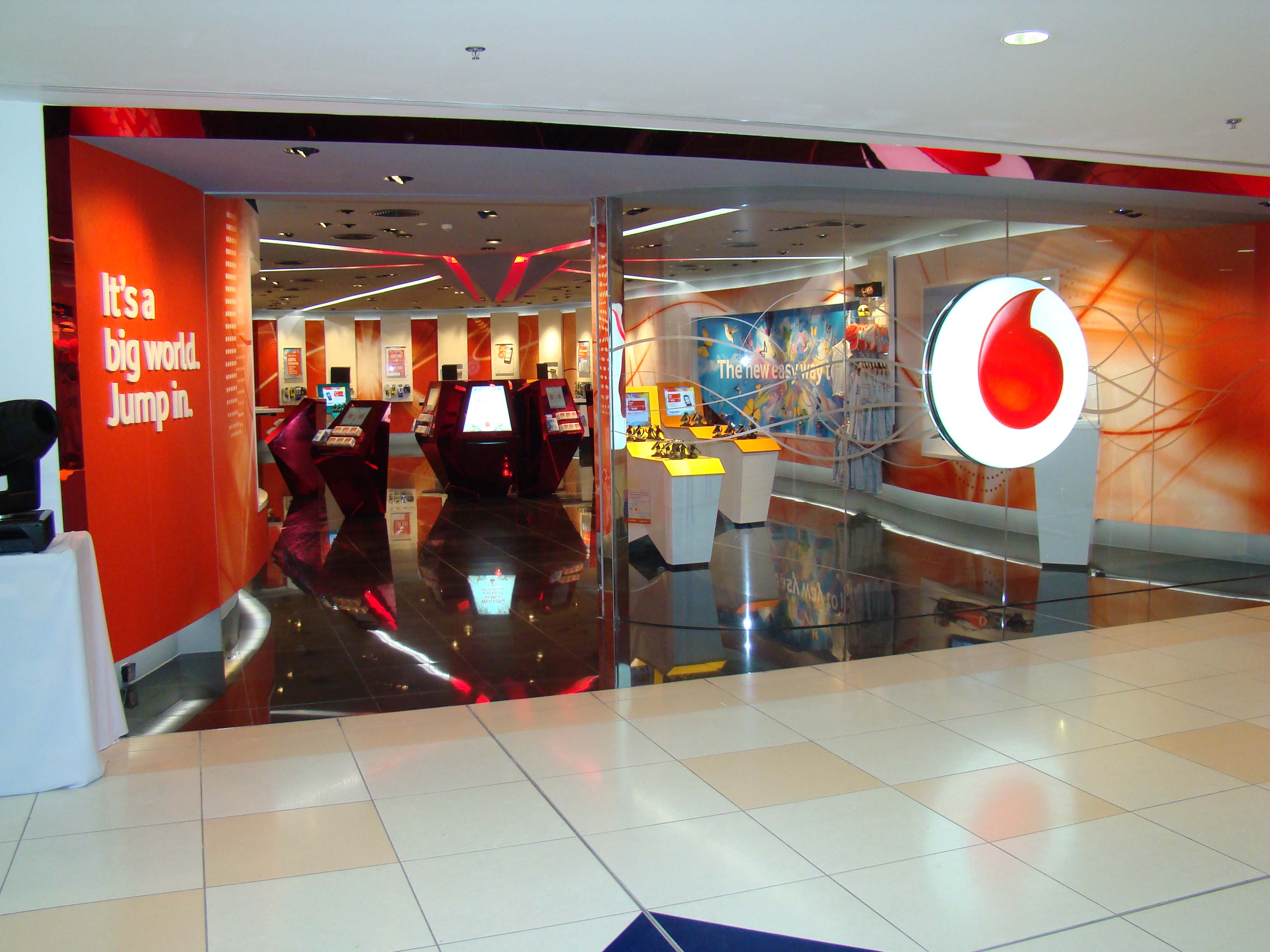 Vodafone loses 375,000 Australian customers over poor mobile reception