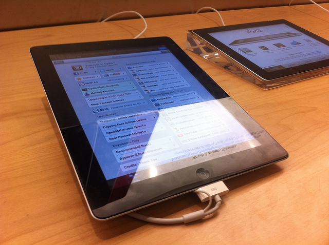 Cydia creator files lawsuit over Cydia.com domain name