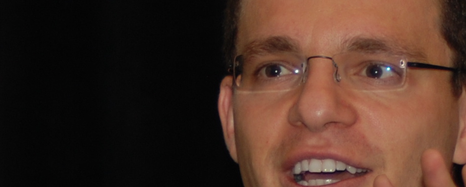 Max Levchin leaves Google. Slide (and Photovine) to be shut down.